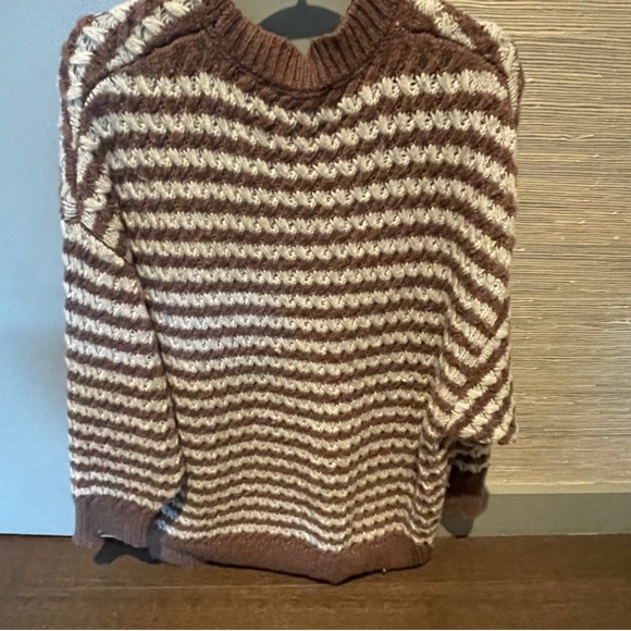 Zara Knitted Sweater - Picture 2 of 3